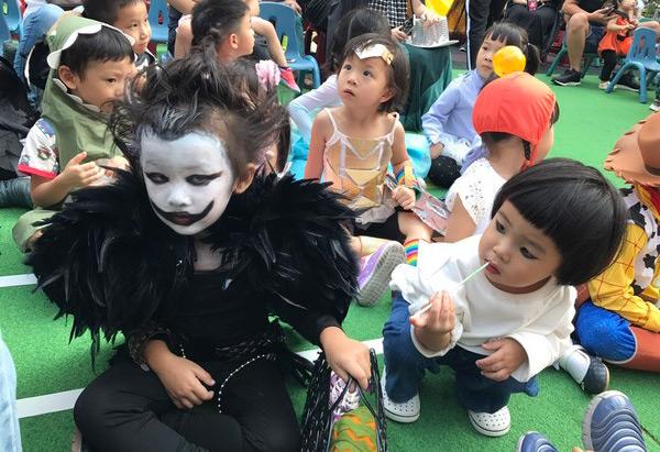 Cô bé Vô Diện đình đám năm nào giờ tái xuất Halloween cực chất - 7
