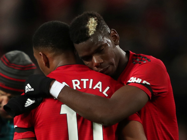 SAO 4 bàn/3 trận: ”Kẻ bỏ đi” Martial hóa người giải cứu MU - Mourinho