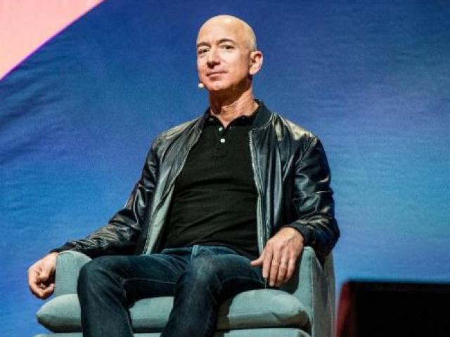 Kinh doanh - Tỷ phú Jeff Bezos lập kỷ lục sụt giảm tài sản nhanh và nhiều nhất lịch sử