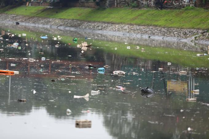 “Truy” việc dùng nghìn tỷ bảo vệ môi trường nhưng… sông Tô Lịch vẫn bẩn - 1