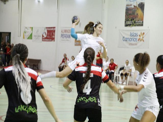 Thể thao - Cay đắng vì vui quá sớm: Cả đội chết lặng khi bóng chui vào lưới