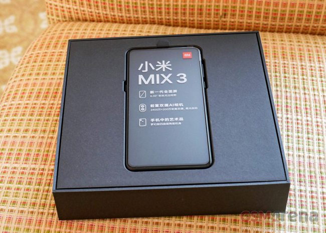 Xiaomi Mi Mix 3 sở hữu thiết kế ấn tượng, hiệu năng mạnh, và tích hợp sạc không dây.