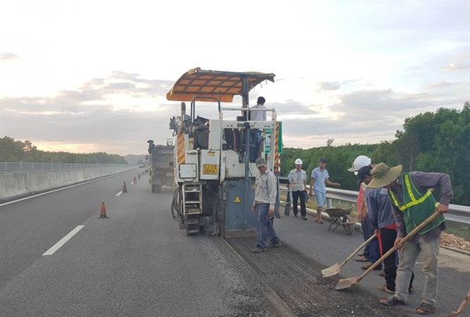 Nóng 24h qua: Người đứng đầu Bộ GD-ĐT nói về dự thảo đuổi học HS-SV bán dâm 4 lần - 3