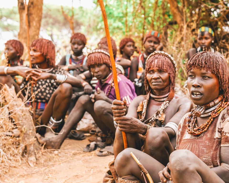 Ảnh: Cuộc sống của bộ lạc Ethiopia có phong tục kỳ lạ nhất thế giới - 8