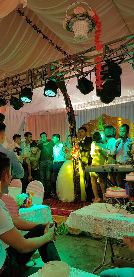 Quà cưới "lầy lội" khiến cô dâu chú rể "khóc không thành tiếng" - 3