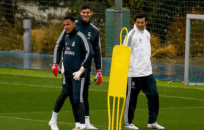 Real tập buổi đầu hậu Lopetegui: HLV Solari ra mắt, dàn SAO tươi rói - 7