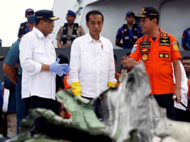 Rơi máy bay Indonesia: Chiếc Boeing tông phải "bom mưa"?