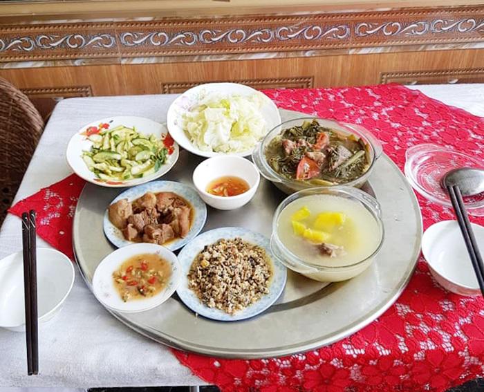 Cô dâu 62 trổ tài 'chăm' chồng trẻ 26 tuổi: Dân mạng lại ngỡ ngàng - 5