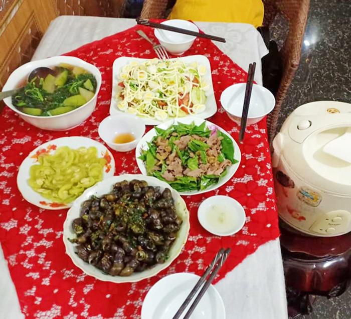 Cô dâu 62 trổ tài 'chăm' chồng trẻ 26 tuổi: Dân mạng lại ngỡ ngàng - 9