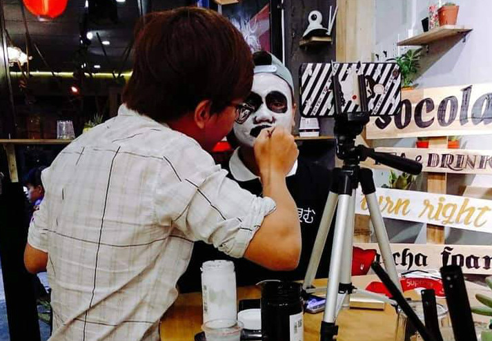 Kiếm vài triệu đồng mỗi đêm nhờ nghề tay trái trong mùa halloween - 2