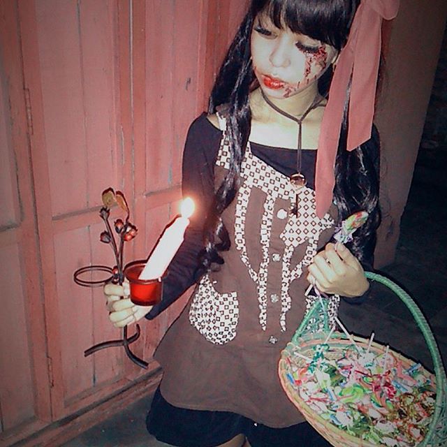 Cô gái Nhật Bản họa mặt kỳ quái nhân ngày Quỷ ám - 4