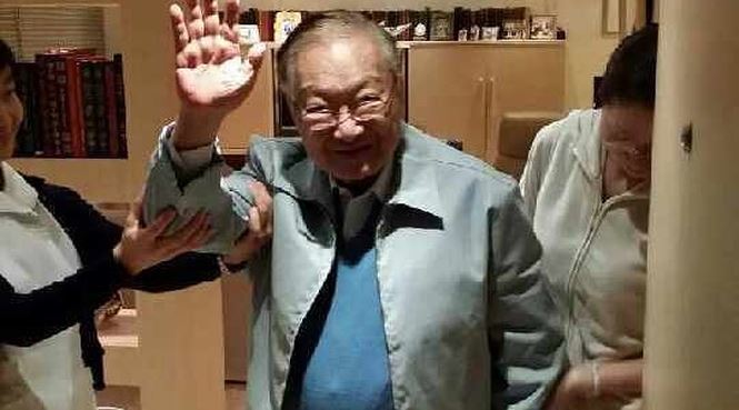 Kim Dung cuối đời không nhận ra bạn bè và khó nói chuyện - 1