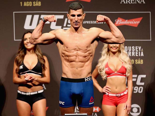 Thể thao - Vệ sĩ của Neymar sắp tàn nghiệp UFC: Bị đối phương “sửa mặt” tới tấp