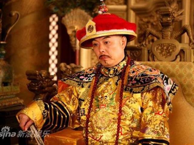 Ngắm hoàng bào 4 tỷ đồng của hoàng đế Trung Quốc Càn Long