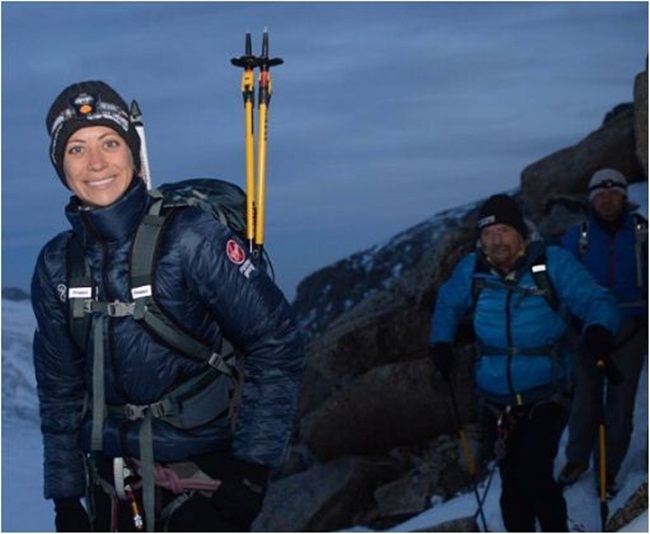 Holly Branson - con gái tỷ phú Richard Branson thì thích khám phá mạo hiểm. Cô từng leo lên đỉnh Mont Blanc ở châu Âu, tham gia chạy marathon...