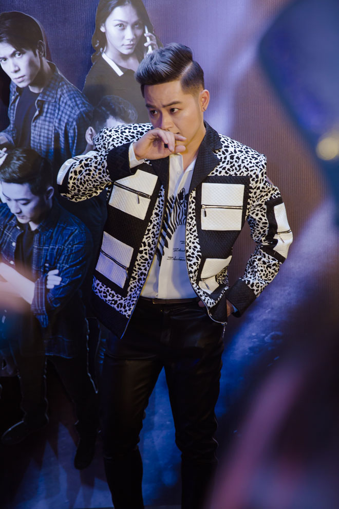 Con gái của “nữ hoàng cảnh nóng” hút mọi sự chú ý tại sự kiện - 6