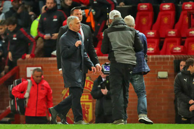 Mourinho chửi thề dễ vạ lây MU như Rooney vì FA quyết bắt tội - 1