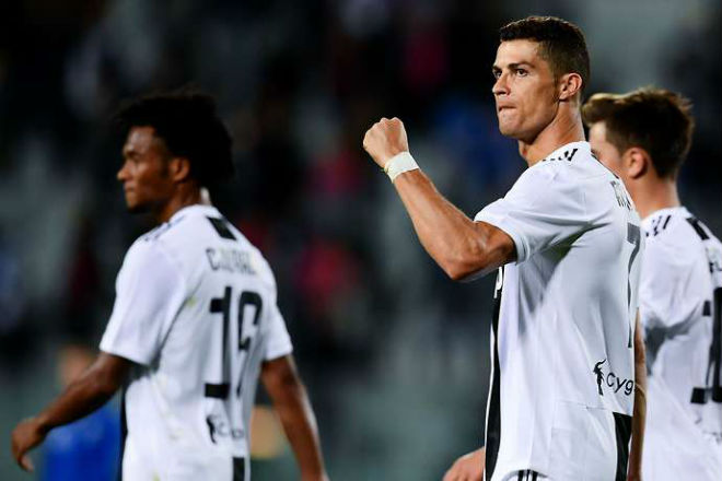 Ronaldo săn bàn vượt tầm Juventus: Đồng đội choáng váng vì &#34;siêu nhân&#34; - 1