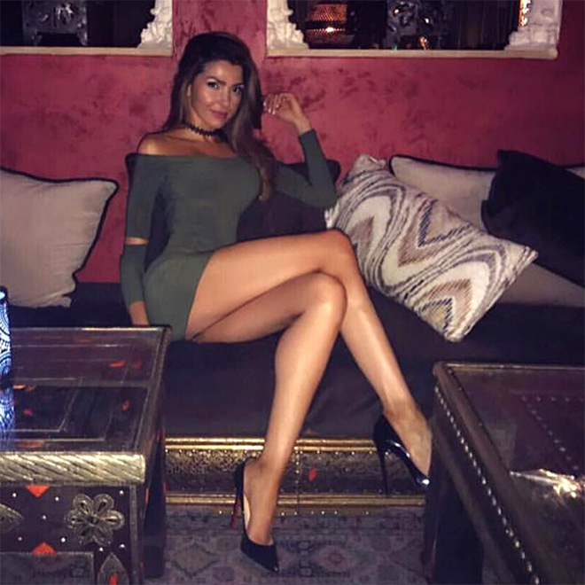 Nữ MC truyền hình nổi tiếng chụp nội y khiến Ronaldo khen nức lời - 1