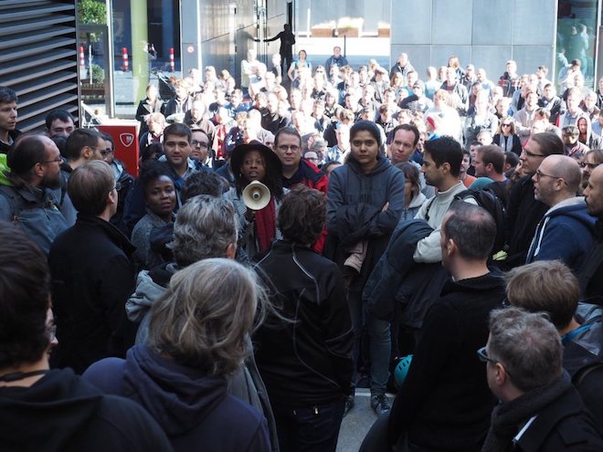 Chùm ảnh nhân viên Google biểu tình ở nhiều nơi vì... bê bối tình dục - 3