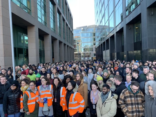 Chùm ảnh nhân viên Google biểu tình ở nhiều nơi vì... bê bối tình dục - 9