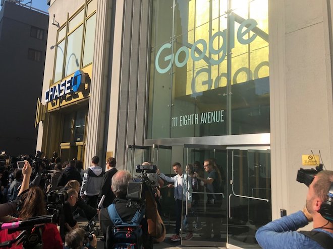 Chùm ảnh nhân viên Google biểu tình ở nhiều nơi vì... bê bối tình dục - 11