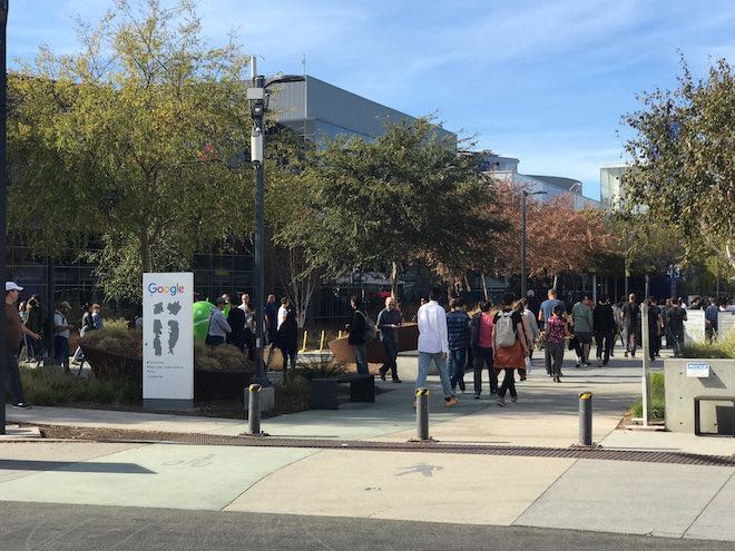 Chùm ảnh nhân viên Google biểu tình ở nhiều nơi vì... bê bối tình dục - 19