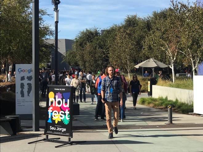 Chùm ảnh nhân viên Google biểu tình ở nhiều nơi vì... bê bối tình dục - 4