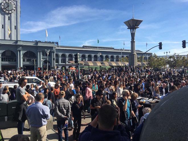 Chùm ảnh nhân viên Google biểu tình ở nhiều nơi vì... bê bối tình dục - 20