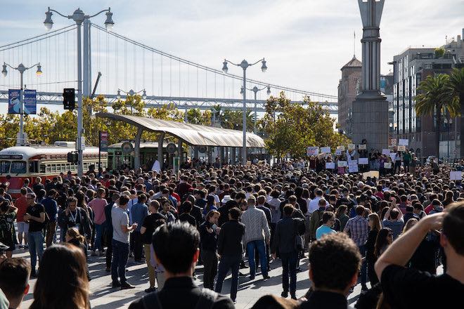 Chùm ảnh nhân viên Google biểu tình ở nhiều nơi vì... bê bối tình dục - 18