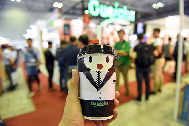 Chiếc máy "thần thánh" giúp pha ly trà sữa chuẩn vị Đài Loan trong nháy mắt - 1