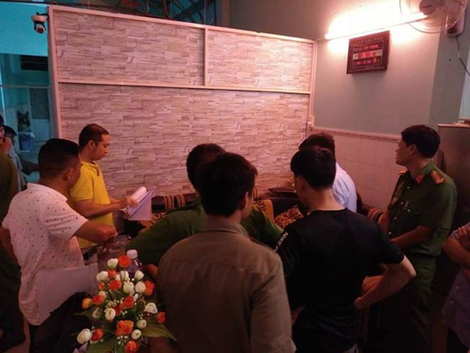 Nữ nhân viên bán dâm ngay trong phòng massage giá 1 triệu đồng/lượt - 1