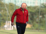 Bóng đá - ĐT Việt Nam luyện bài đua AFF Cup: Thầy Park khiến học trò “choáng”