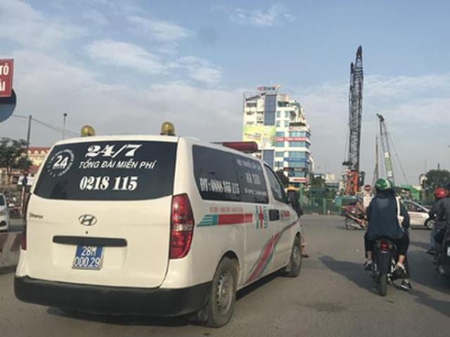 Tin tức trong ngày - Bí ẩn xe cấp cứu "dù" mang biển xanh