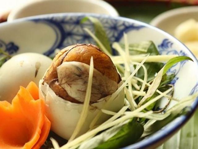 Ăn trứng vịt lộn theo cách này sẽ cực kỳ nguy hiểm