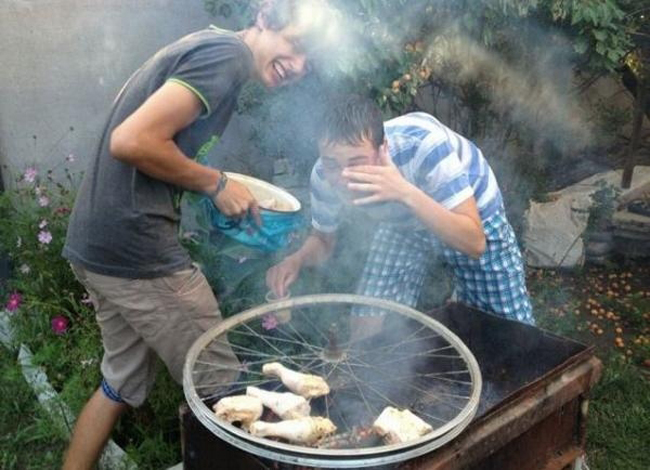 Lò nướng nhà có sẵn bá đạo quá đấy.