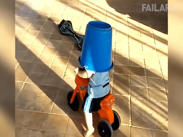 Video Clip Cười - Lũ trẻ nghịch ngợm và những pha tai nạn hài hước