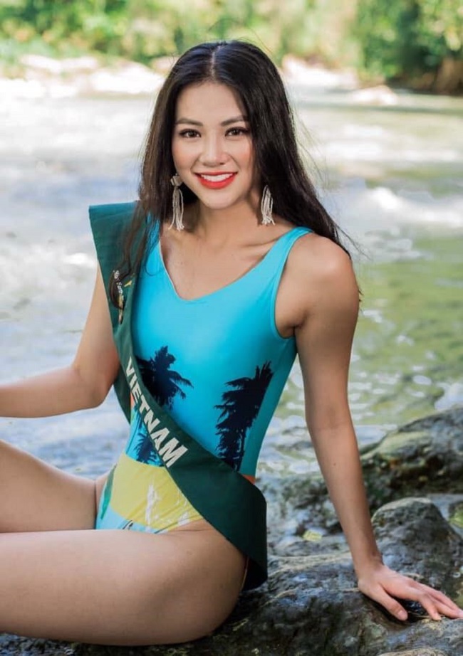 Lịch trình thường ngày của cô là dậy lúc 6h sáng, dành 10 phút thiền định để tâm được thư giãn, sau đó tập gym hoặc đi bộ.