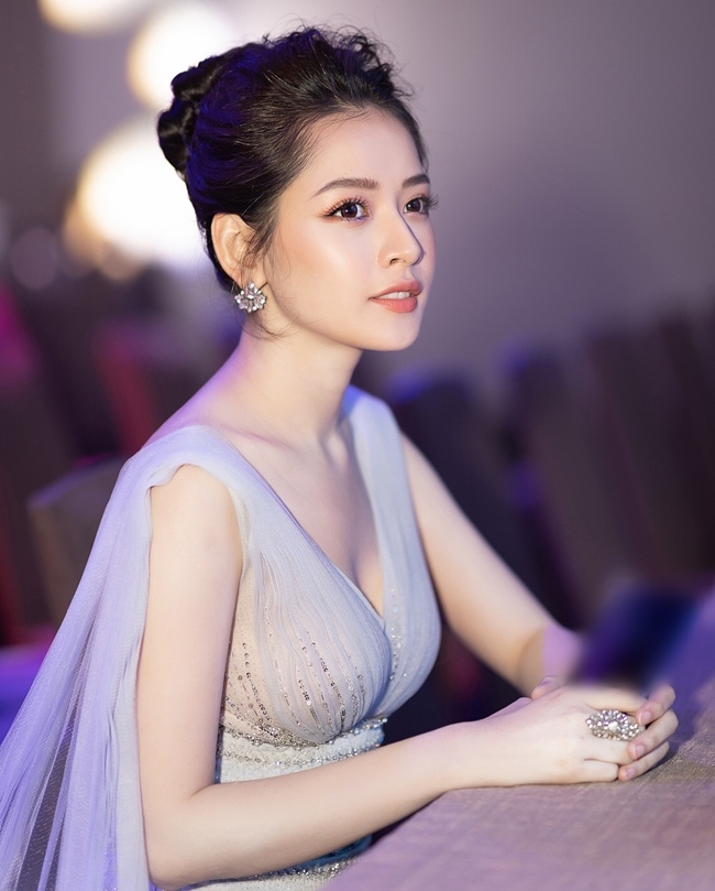 Việc Chi Pu tậu nhà và xe không có gì đáng ngạc nhiên. Bởi lẽ cô đang là một trong những gương mặt nghệ sĩ 9x nổi tiếng, được nhiều nhãn hàng tin tưởng lựa chọn làm đại sứ và có nguồn thu nhập không hề nhỏ mỗi năm.