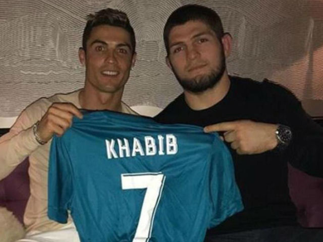 Khabib hạ McGregor kéo 13 triệu fan: Thách đấu “vua sống ảo” Ronaldo