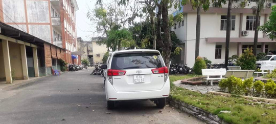 Tài xế gây tai nạn rồi chở nạn nhân vào đường vắng, đạp xuống xe - 2