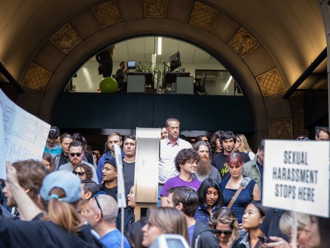 Hơn 20.000 nhân viên biểu tình phản đối Google - 1