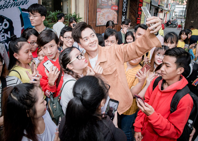 Ngô Kiến Huy được fan xoa dịu nỗi buồn sau chia tay bạn gái 8 năm - 8