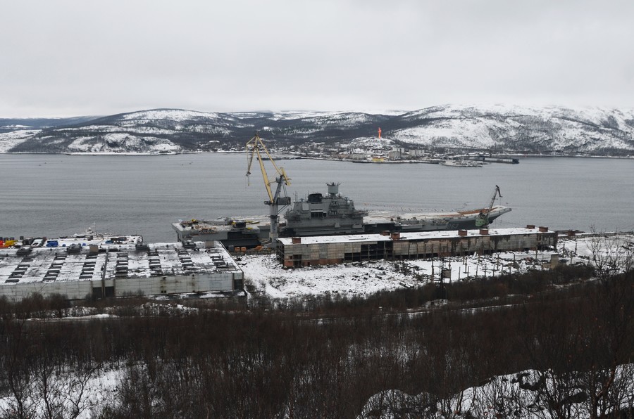 Cận cảnh tàu sân bay duy nhất Nga bị thủng một lỗ vì tai nạn bất ngờ - 2