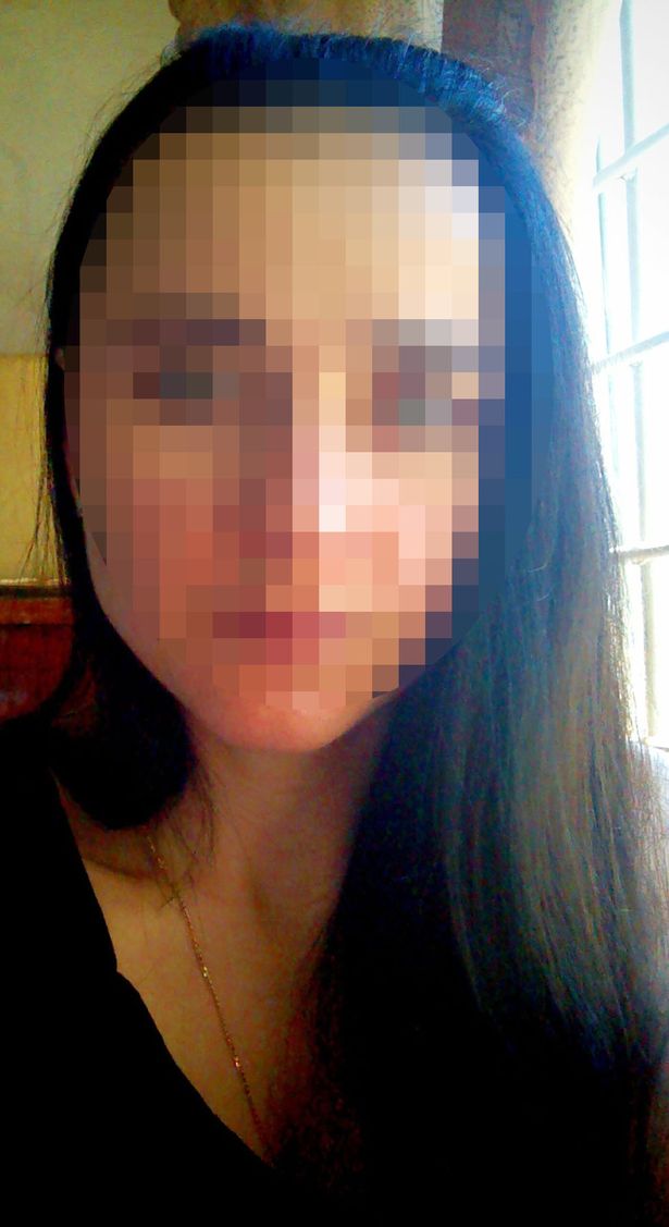 Nga: Đứng chờ xe buýt, cô gái bị bắt làm nô lệ tình dục suốt hai tháng - 1