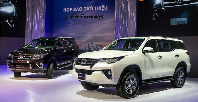 Giá xe Toyota Fortuner 2018 cập nhật tháng 11/2018: Bản số sàn máy dầu chỉ từ 1,026 tỷ đồng - 1