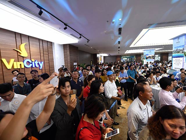 Tin Tài chính - Nhà đất - BĐS - Hàng nghìn khách hàng chen chân đặt cọc VinCity Ocean Park