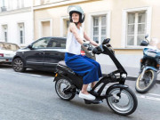 Thế giới xe - Xe điện &quot;hô biến&quot; thành vali kéo quá độc đáo và tiện ích