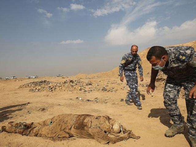 200 ngôi mộ tập thể chứa 12.000 nạn nhân bị IS thảm sát ở Iraq