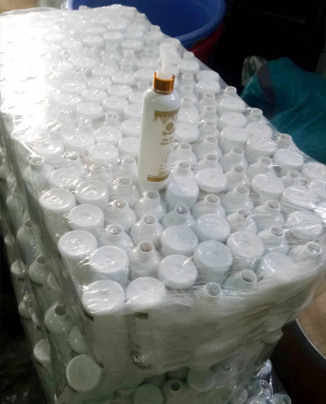 Bí mật gây sốc trong hàng ngàn chai mỹ phẩm trắng da cho nữ ở Sài Gòn - 1